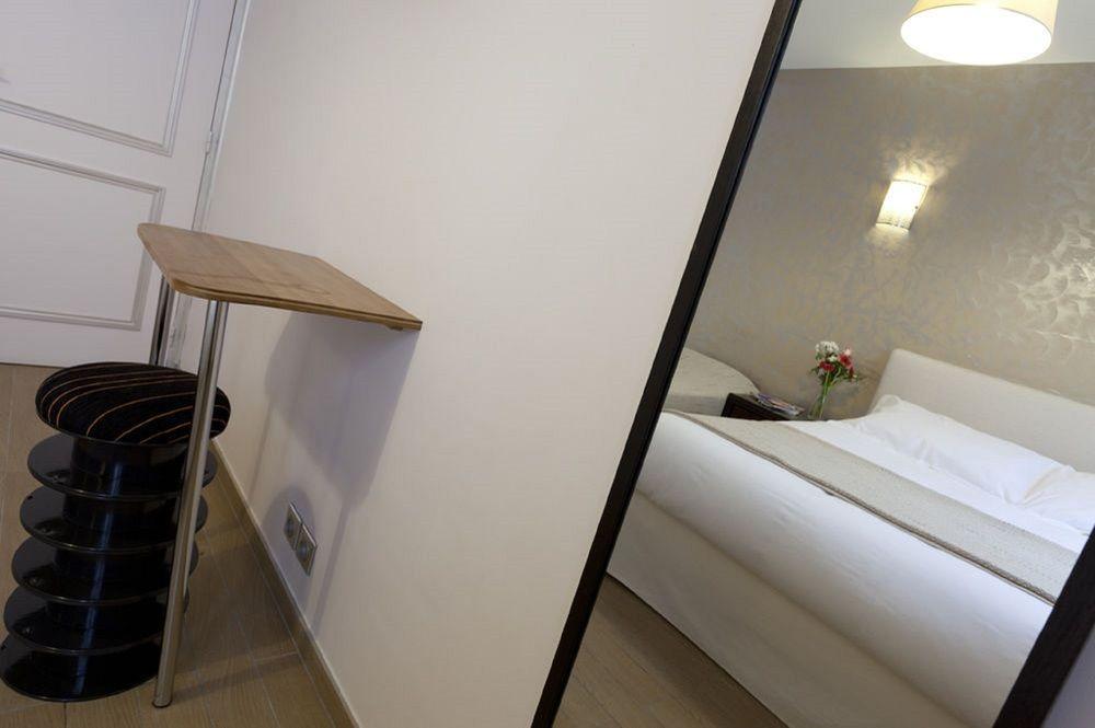 Hotel Sofia Paris Bagian luar foto